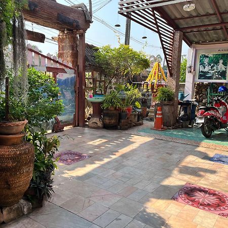 Three J Guesthouse กำแพงเพชร ภายนอก รูปภาพ