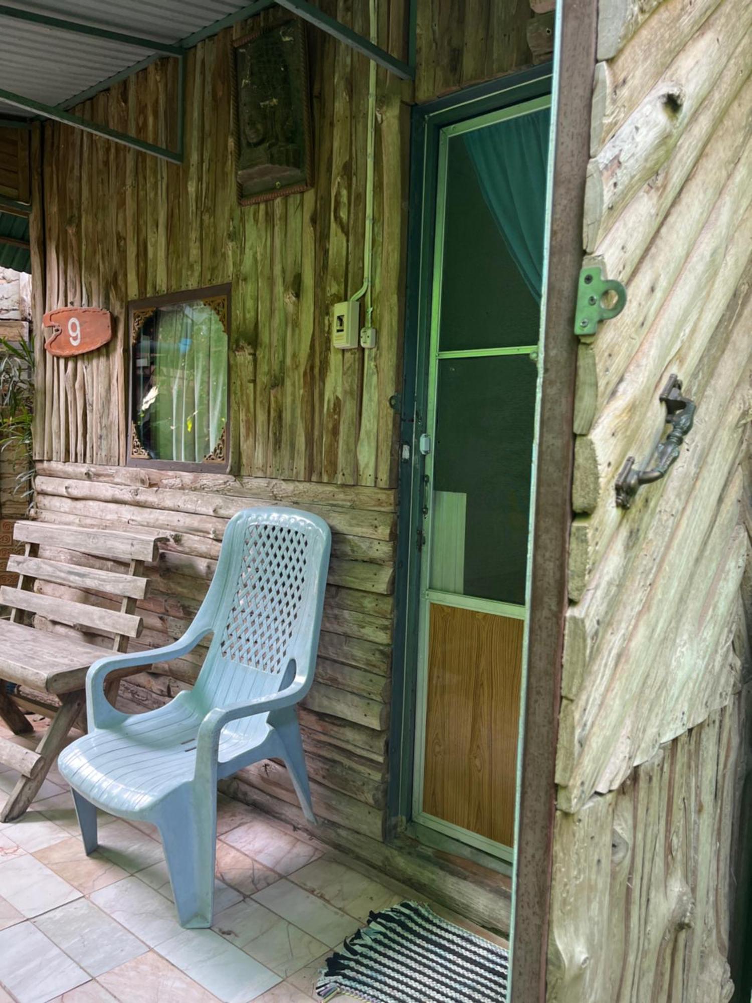 Three J Guesthouse กำแพงเพชร ภายนอก รูปภาพ