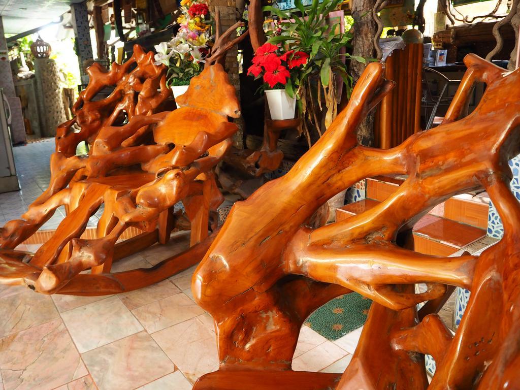 Three J Guesthouse กำแพงเพชร ภายนอก รูปภาพ