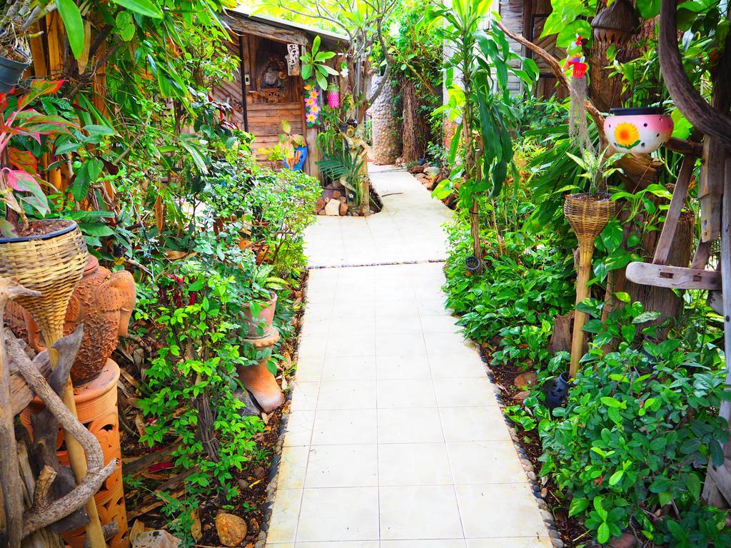 Three J Guesthouse กำแพงเพชร ภายนอก รูปภาพ