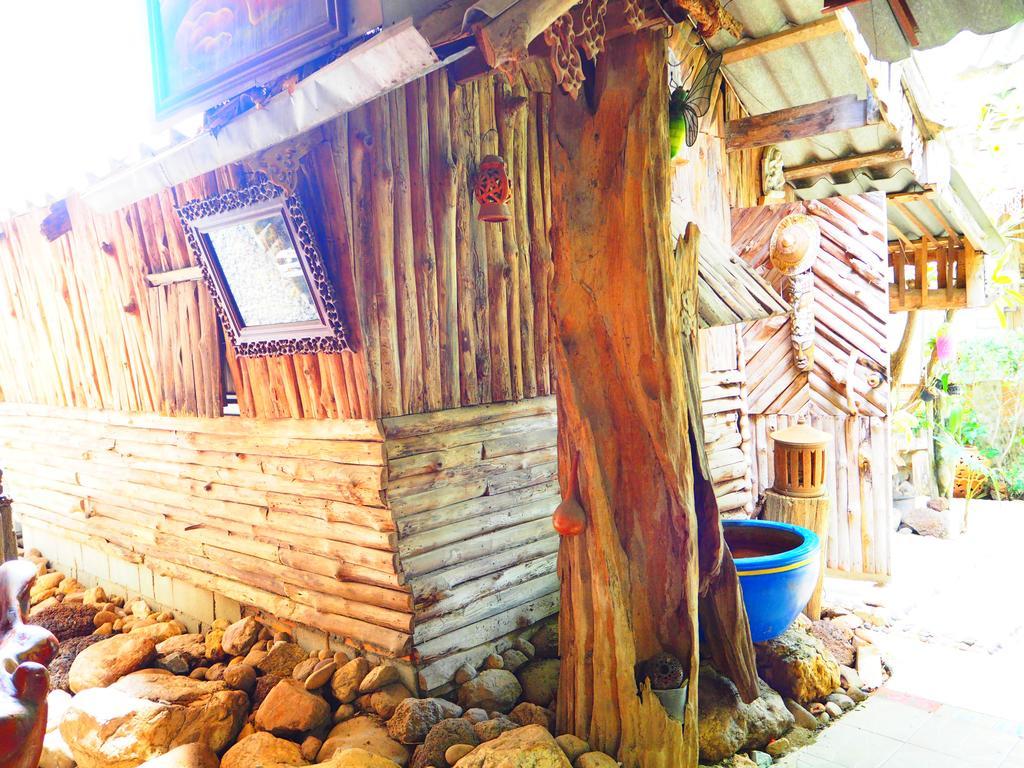Three J Guesthouse กำแพงเพชร ภายนอก รูปภาพ