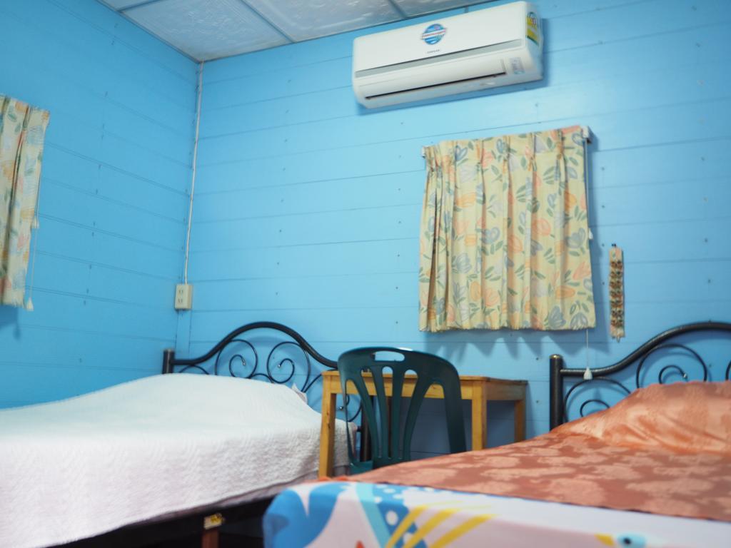 Three J Guesthouse กำแพงเพชร ภายนอก รูปภาพ