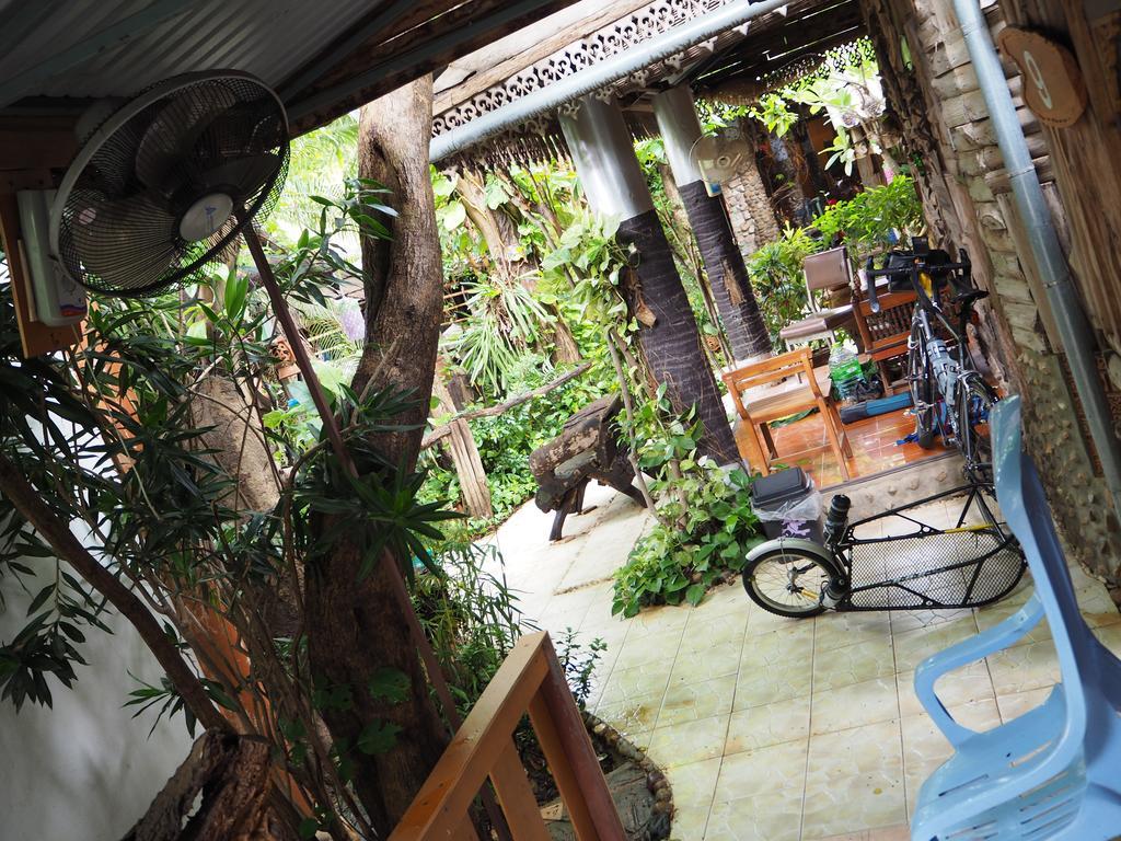 Three J Guesthouse กำแพงเพชร ภายนอก รูปภาพ