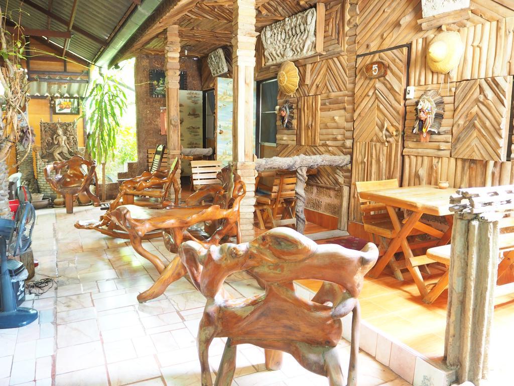 Three J Guesthouse กำแพงเพชร ภายนอก รูปภาพ