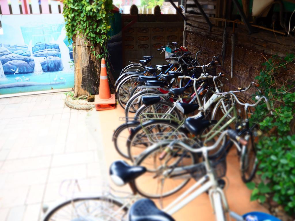 Three J Guesthouse กำแพงเพชร ภายนอก รูปภาพ