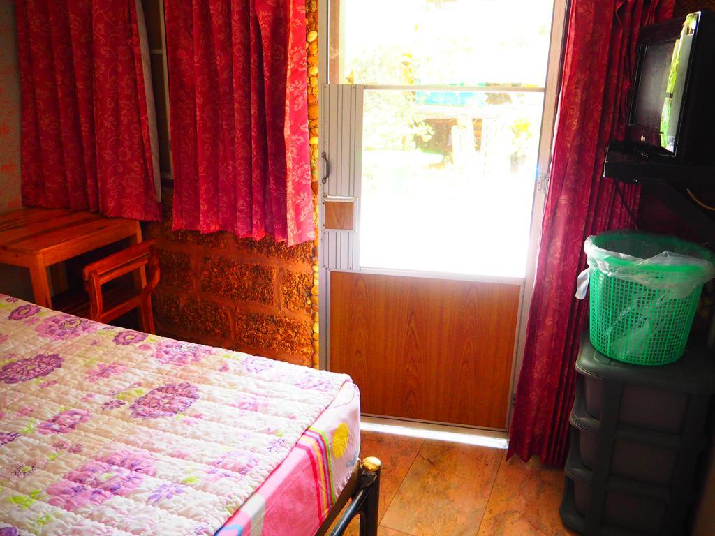 Three J Guesthouse กำแพงเพชร ภายนอก รูปภาพ