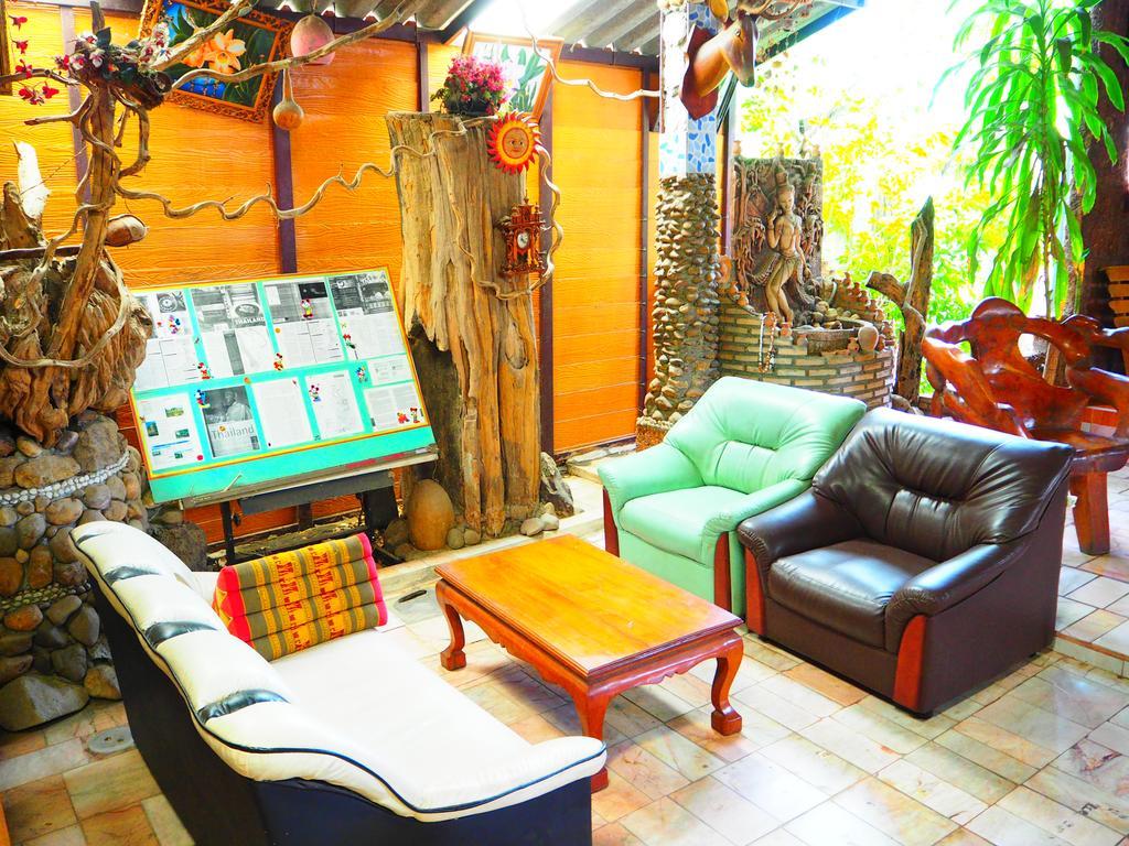 Three J Guesthouse กำแพงเพชร ภายนอก รูปภาพ