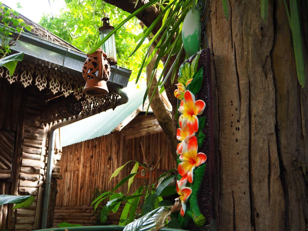 Three J Guesthouse กำแพงเพชร ภายนอก รูปภาพ