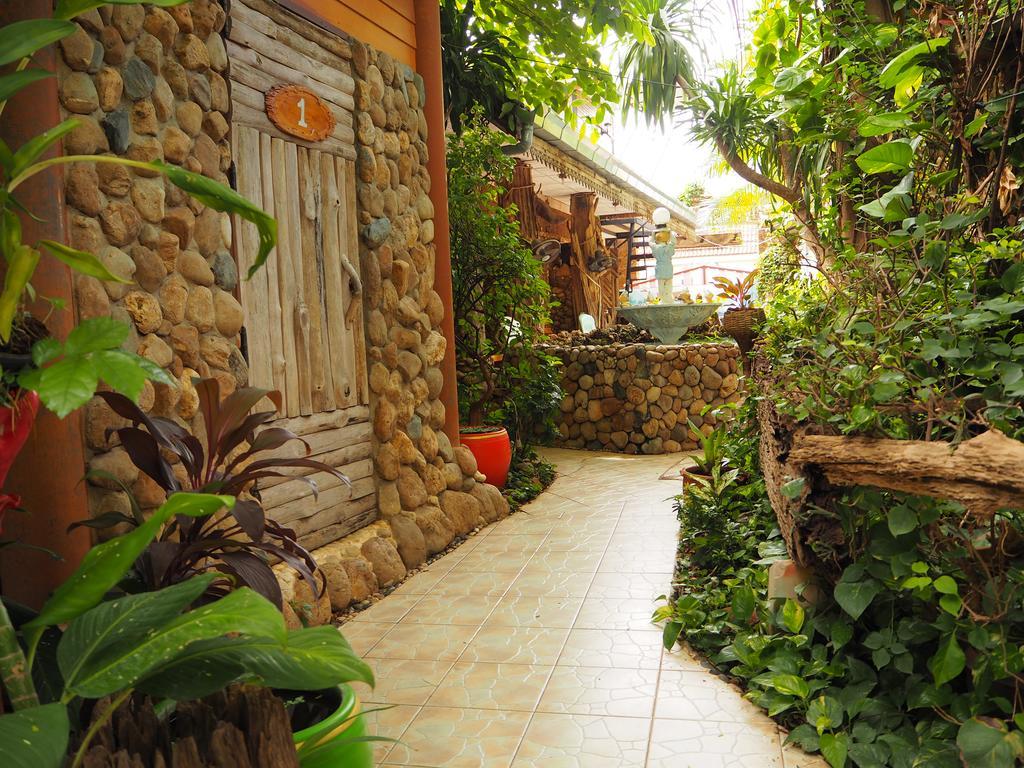 Three J Guesthouse กำแพงเพชร ภายนอก รูปภาพ